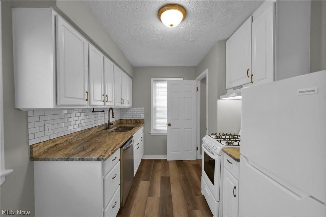 4561 W 148th St - Photo 6 of 29