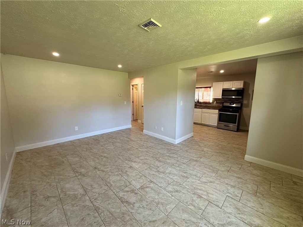 3020 Northgate Ave - Photo 2 of 7