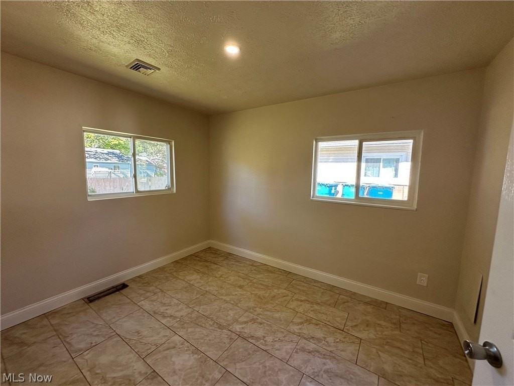 3020 Northgate Ave - Photo 6 of 7