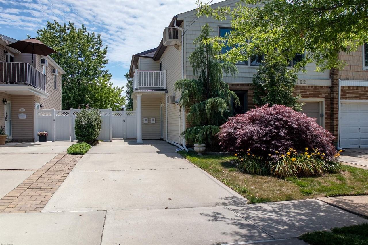 262 Lamoka Ave - Photo 2 of 21