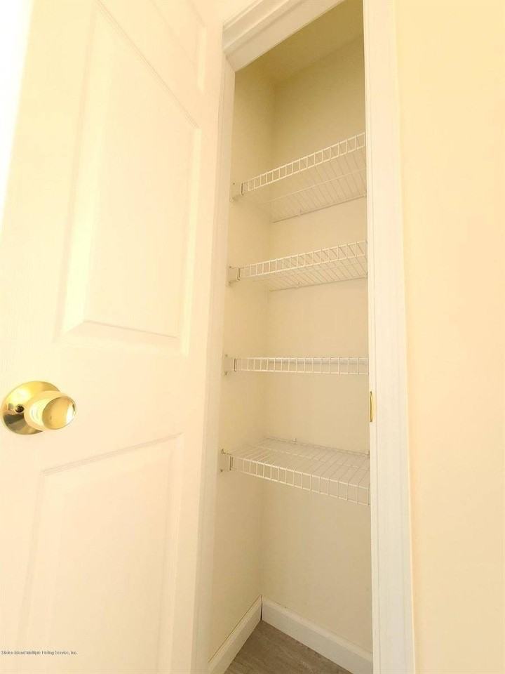 261 Wood Ave - Photo 6 of 12