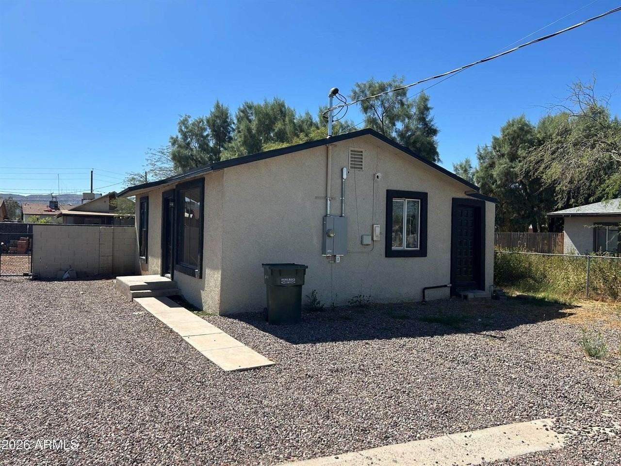 833 E Marguerite Ave - Photo 2 of 10