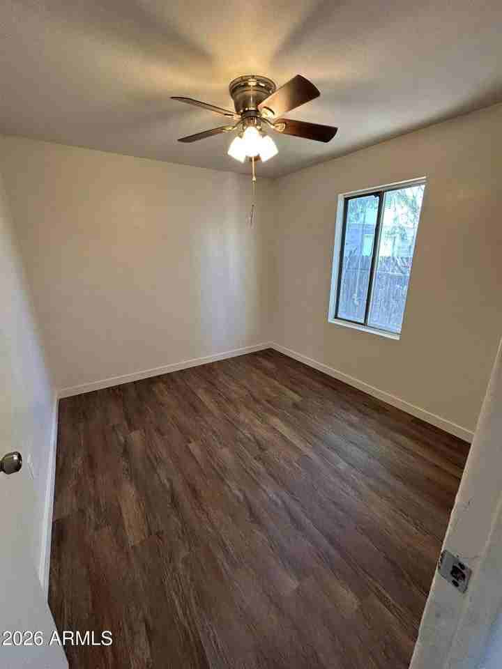 833 E Marguerite Ave - Photo 4 of 10