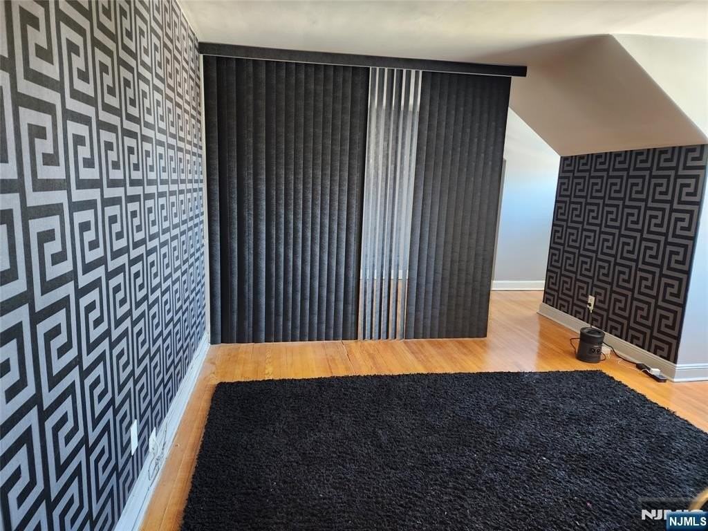 490 Beverly Rd - Photo 3 of 17