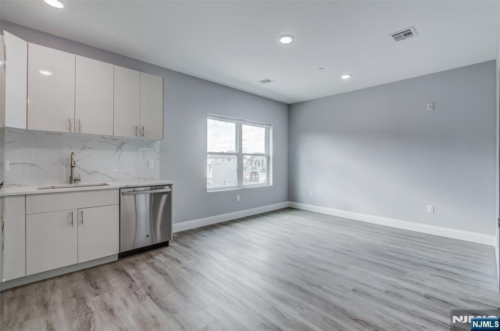 311 Sip Ave - Photo 4 of 4