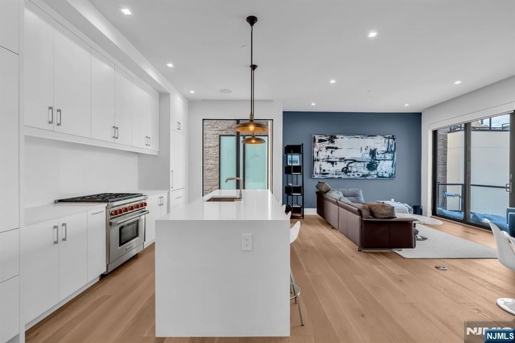 200 Ocean Ave - Photo 4 of 43