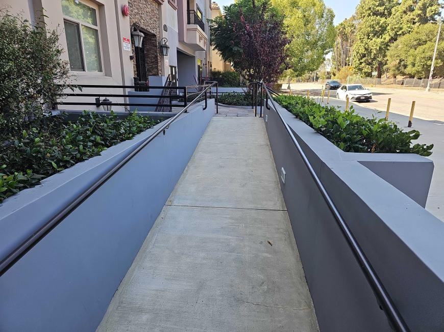 11110 Riverside Dr - Photo 5 of 10