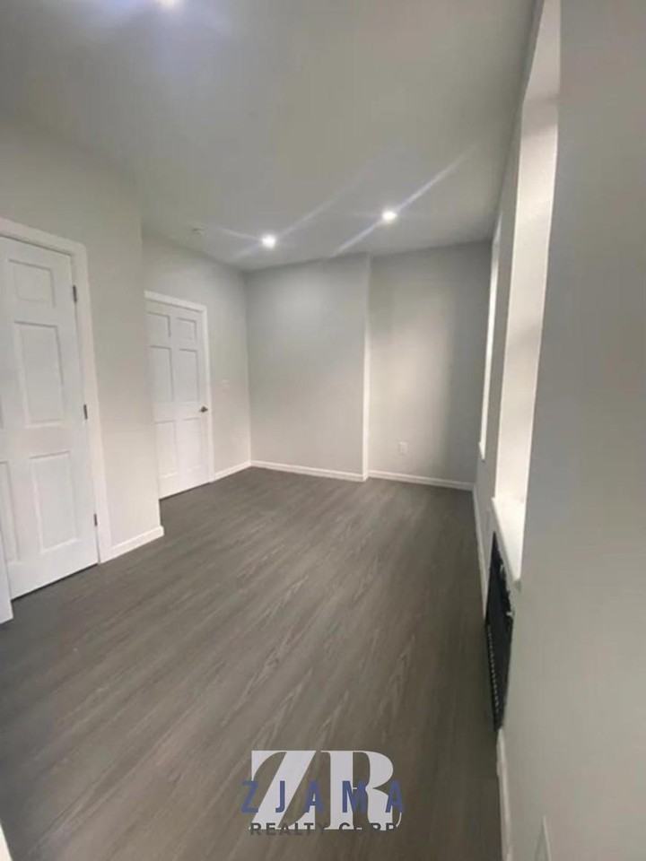 513 Coney Island Ave - Photo 6 of 8