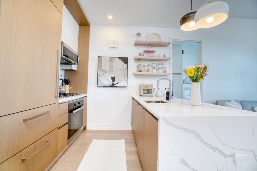 2243 Jackson Ave - Photo 4 of 10