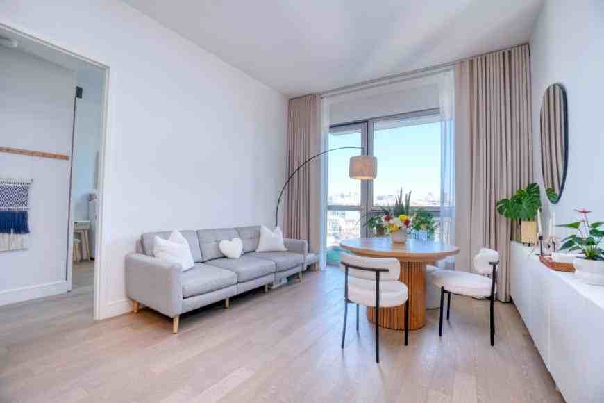 2243 Jackson Ave - Photo 7 of 10