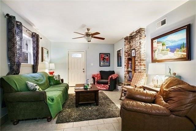 4044 Banks St - Photo 2 of 6