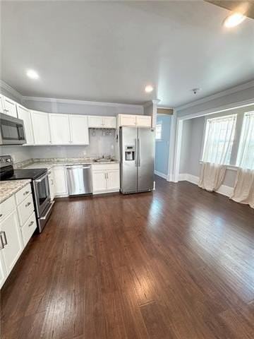 3327 Baudin St - Photo 6 of 11