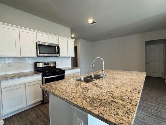 713 Lakeshore Village Dr - Photo 2 of 13