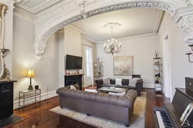 1229 Annunciation St - Photo 2 of 16