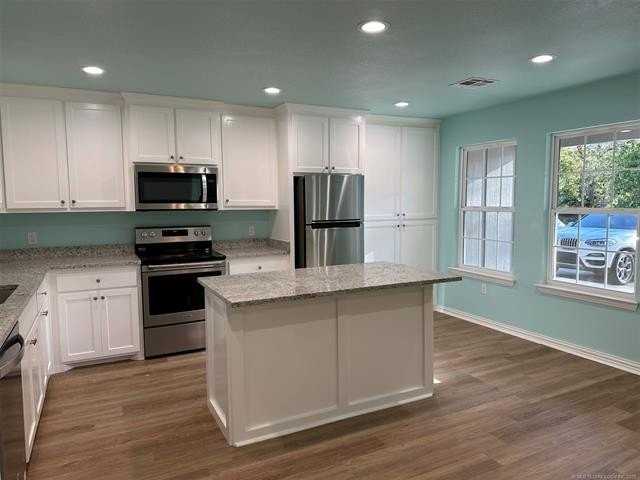 805 S 2nd Ave - Photo 4 of 27