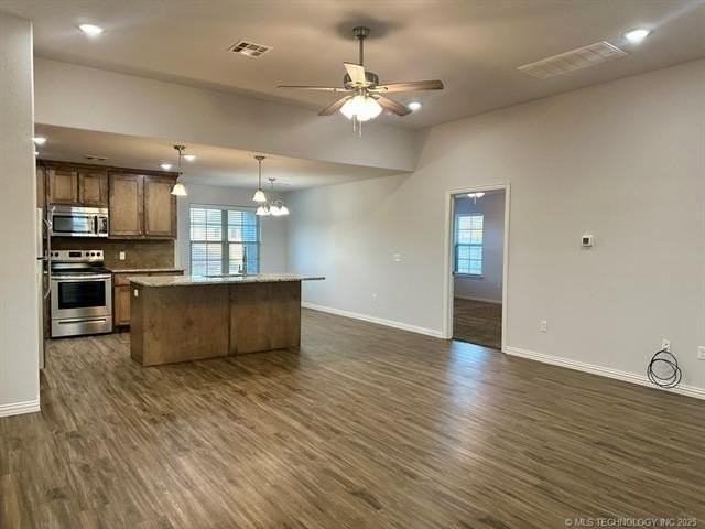 3608 Prairie Crossing Street - Photo 4 of 35