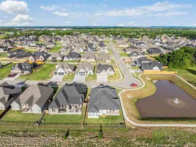 13722 S 20th Pl E - Photo 7 of 50