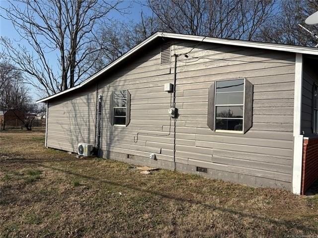 109 N Walker St - Photo 2 of 12