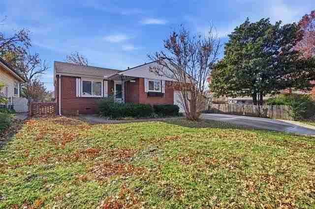 1014 E 38th St - Photo 2 of 29