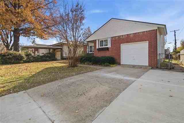 1014 E 38th St - Photo 3 of 29