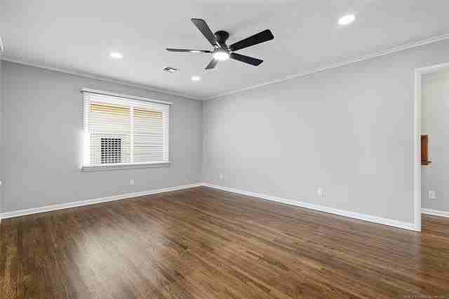 1014 E 38th St - Photo 6 of 29