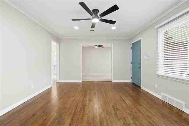 1014 E 38th St - Photo 7 of 29