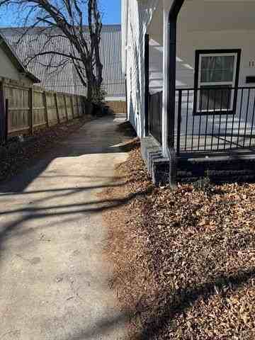 1128 S Quaker Ave - Photo 2 of 15