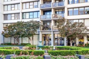 410 W 7th St Apt 1023 - Photo 1 of 1