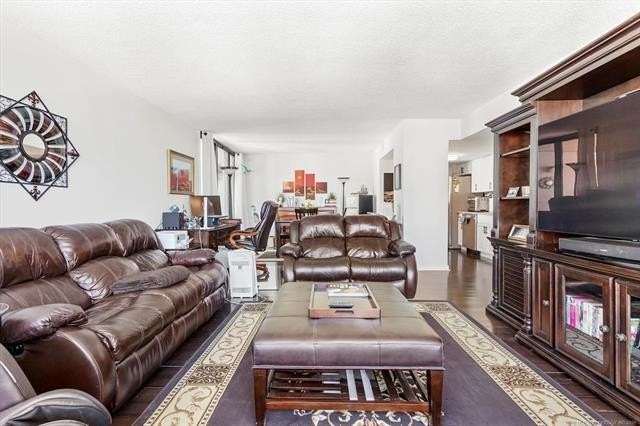 410 W 7th St Apt 1023 - Photo 7 of 50