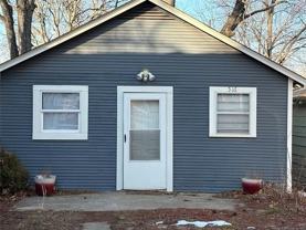 516 W Locust St - Photo 1 of 1