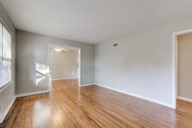 1929 W 49th St - Photo 5 of 28