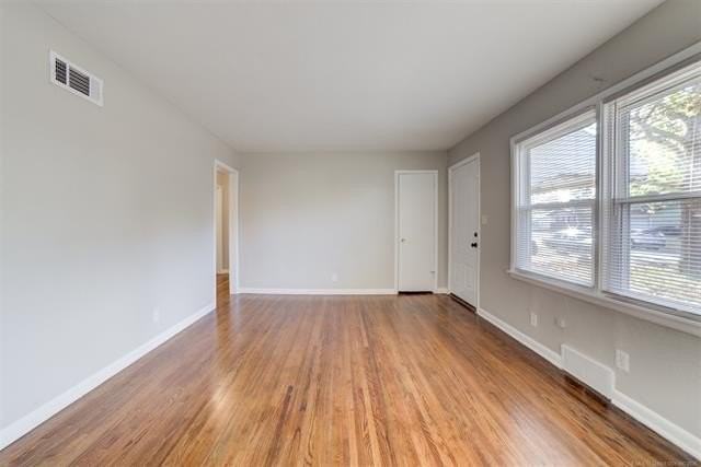 1929 W 49th St - Photo 7 of 28