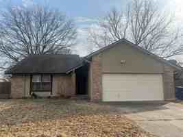 featured image of 1532 E 75th Pl