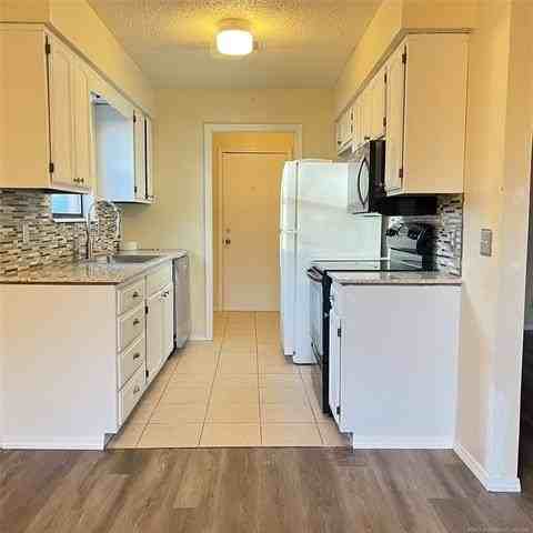 1532 E 75th Pl - Photo 5 of 14