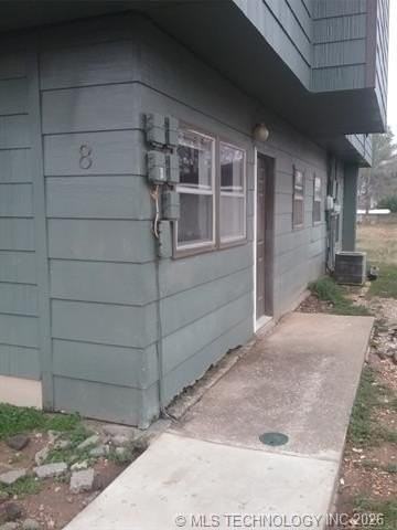 1117 W 4th St Apt 5 - Photo 2 of 9