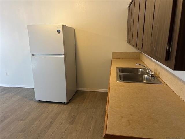 1117 W 4th St Apt 5 - Photo 6 of 9