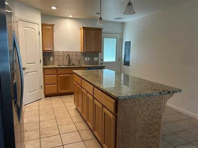 355 Spring St - Photo 5 of 9