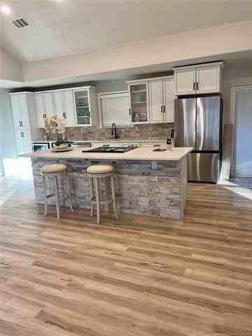 893 Vernon Rd - Photo 6 of 50