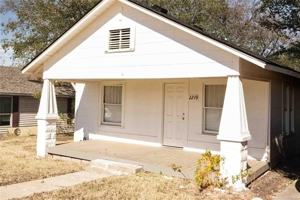 featured image of 2219 W 41st St