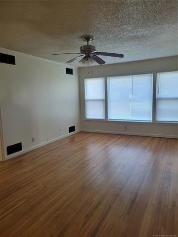 3506 S Jamestown Ave - Photo 4 of 20