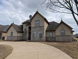 featured image of 3605 N Narcissus Ave