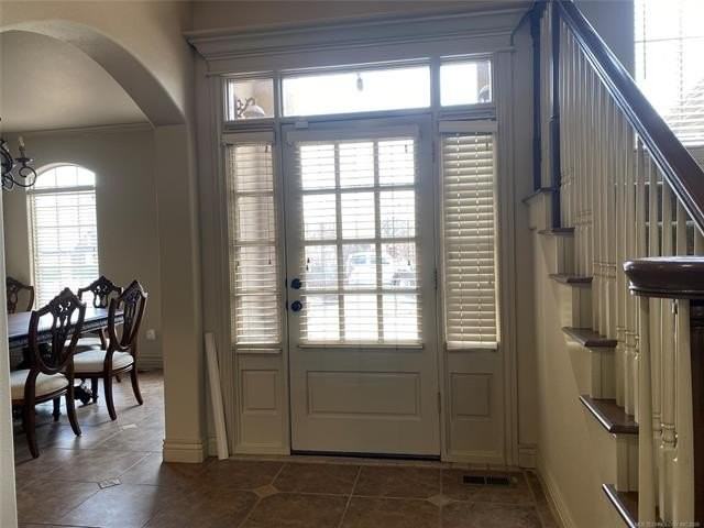 3605 N Narcissus Ave - Photo 4 of 50