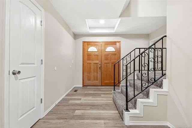 8610 Meadowood Cir - Photo 2 of 26