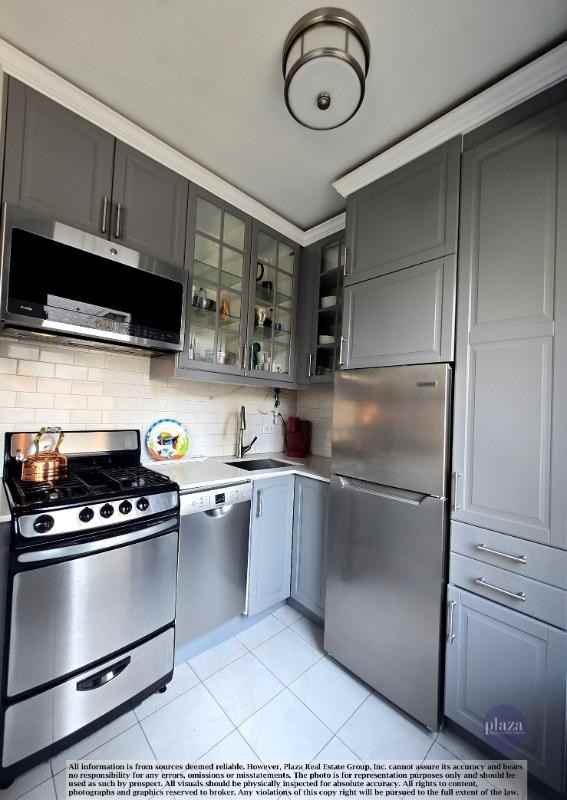 370 E 76th St - Photo 4 of 10