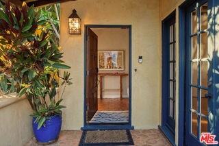 2223 Cloverfield Blvd - Photo 4 of 8