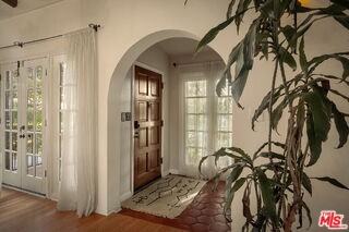 2223 Cloverfield Blvd - Photo 5 of 8