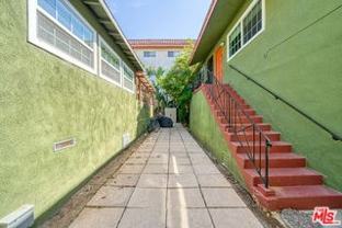 1112 Ocean Park Blvd #D - Photo 1 of 1
