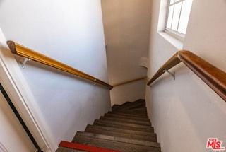 1112 Ocean Park Blvd #D - Photo 4 of 8