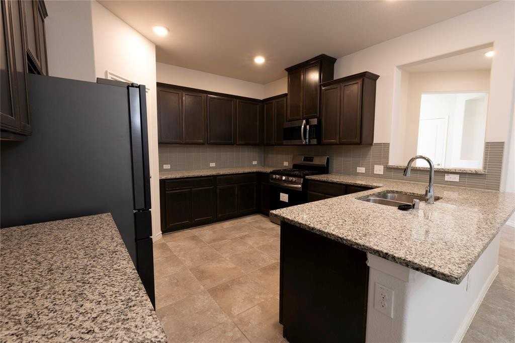 601 Grand Falls Ln - Photo 6 of 40