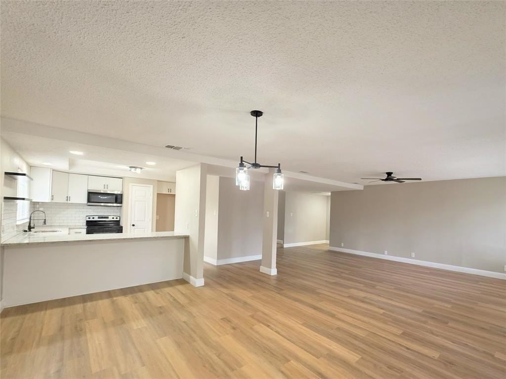 1302 La Salle Dr - Photo 4 of 22